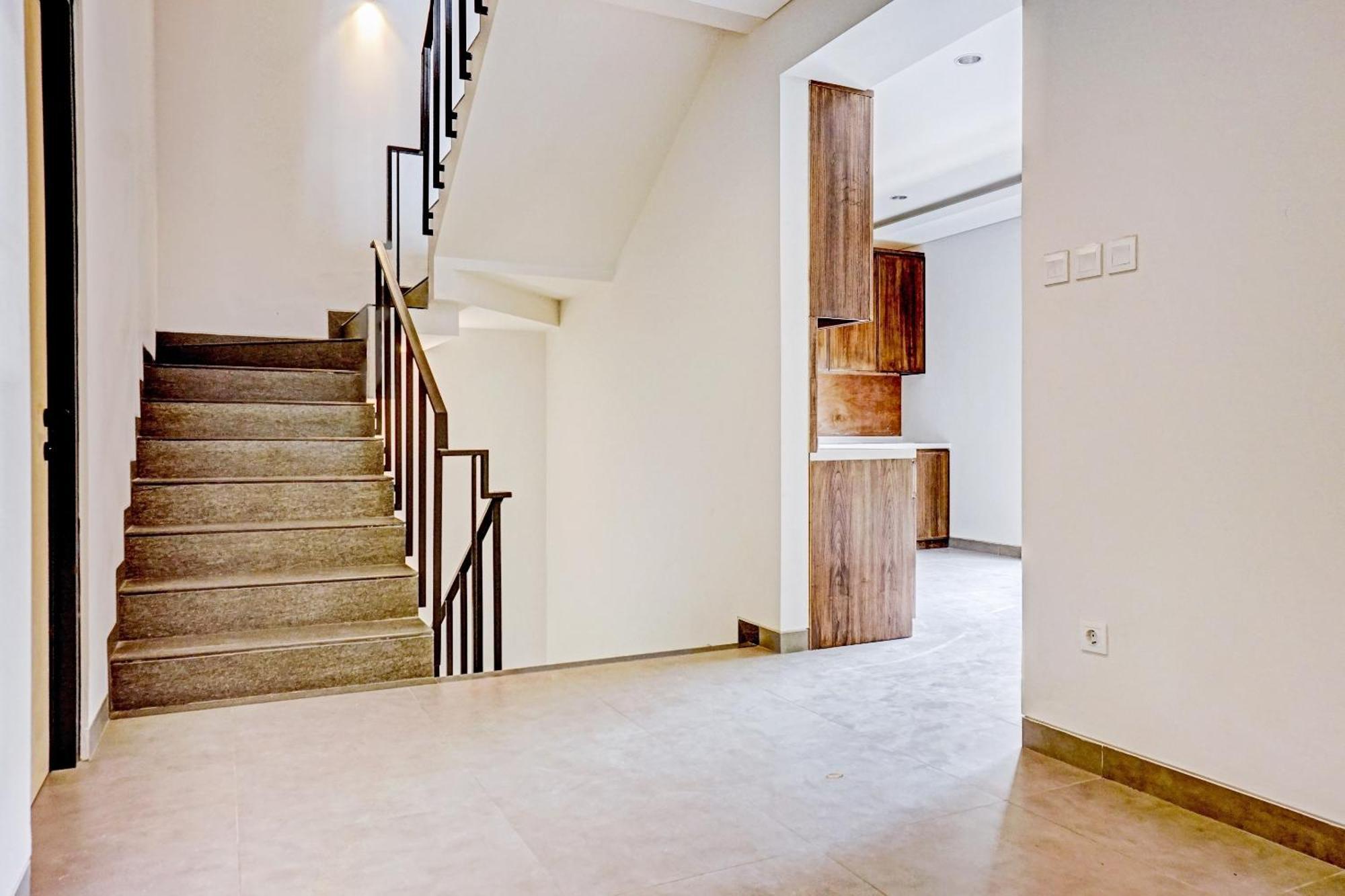 Super Oyo Capital O 90635 Tango Juliet Residence Jakarta Exterior photo